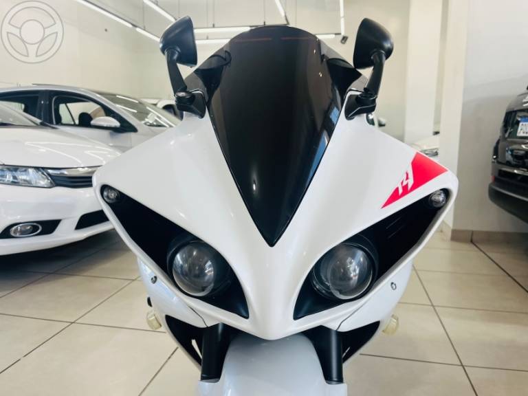 YAMAHA - YZF R1 - 2010/2010 - BRANCA - R$ 39.900,00