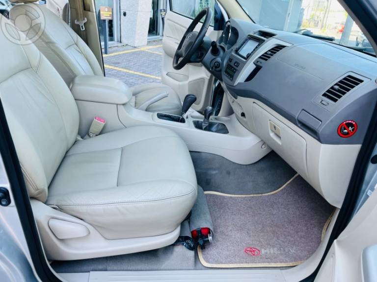 TOYOTA - HILUX SW4 3.0 SRV 4X4 16V TURBO INTERCOOLER DIESEL 4P AUTOMÁTICO - 2006/2007 - PRATA - R$ 108.990,00