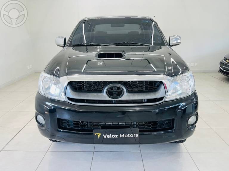 TOYOTA - HILUX 3.0 SRV 4X4 CD 16V TURBO INTERCOOLER DIESEL 4P MANUAL - 2010/2011 - PRETA - R$ 112.990,00