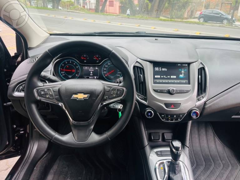 CHEVROLET - CRUZE 1.4 TURBO LT 16V FLEX 4P AUTOMÁTICO - 2017/2017 - VERMELHA - R$ 83.900,00