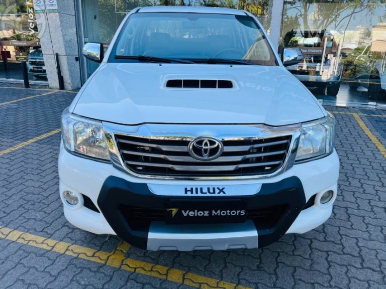 TOYOTA - HILUX 3.0 SRV TOP 4X4 CD 16V TURBO INTERCOOLER DIESEL 4P AUTOMÁTICO - 2013/2013 - BRANCA - R$ 134.990,00