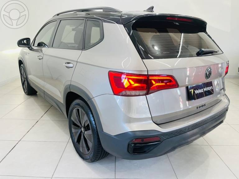 VOLKSWAGEN - TAOS 1.4 16V LAUNCHING TSI FLEX 4P AUTOMÁTICO - 2021/2022 - BEGE - R$ 157.900,00