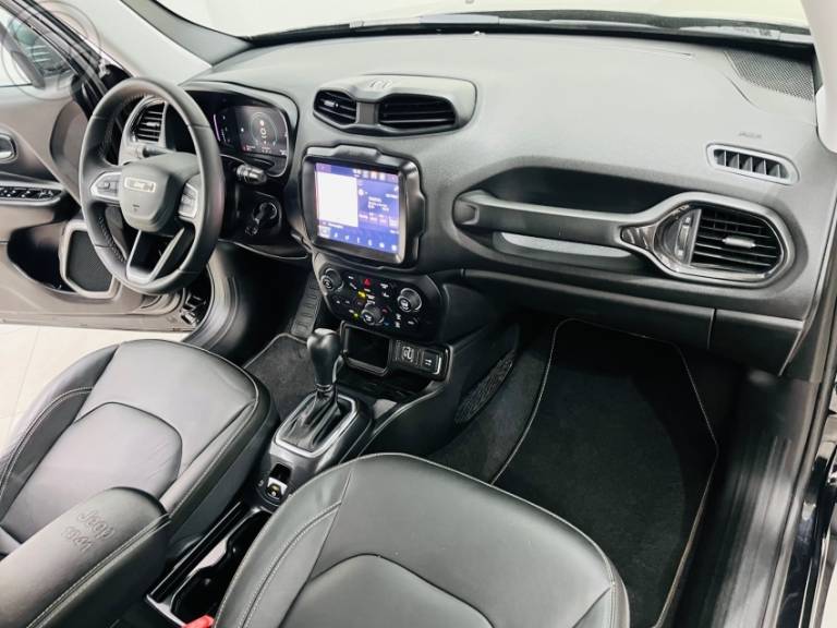 JEEP - RENEGADE 1.3 LONGITUDE T270 TURBO FLEX 4P AUTOMÁTICO - 2022/2023 - PRETA - R$ 114.900,00
