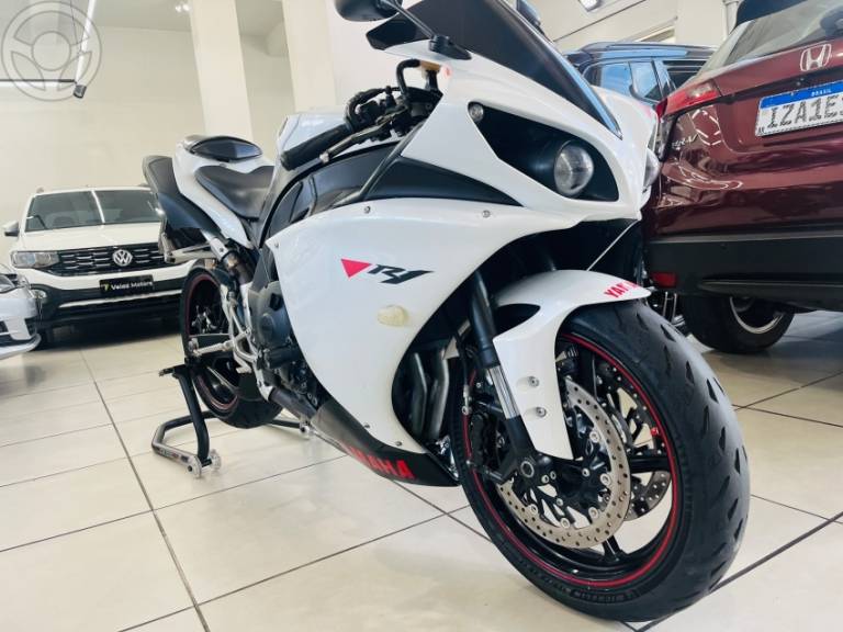 YAMAHA - YZF R1 - 2010/2010 - BRANCA - R$ 39.900,00