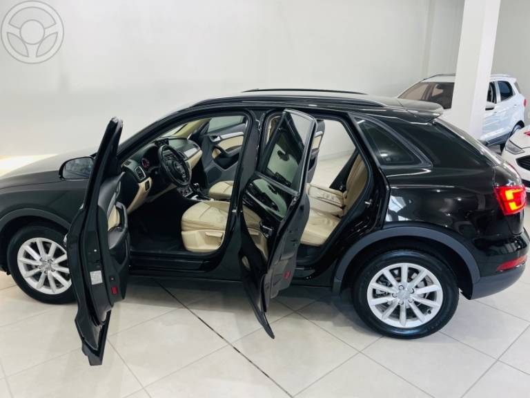 AUDI - Q3 1.4 TFSI AMBIENTE 4P S TRONIC - 2015/2016 - PRETA - R$ 89.990,00
