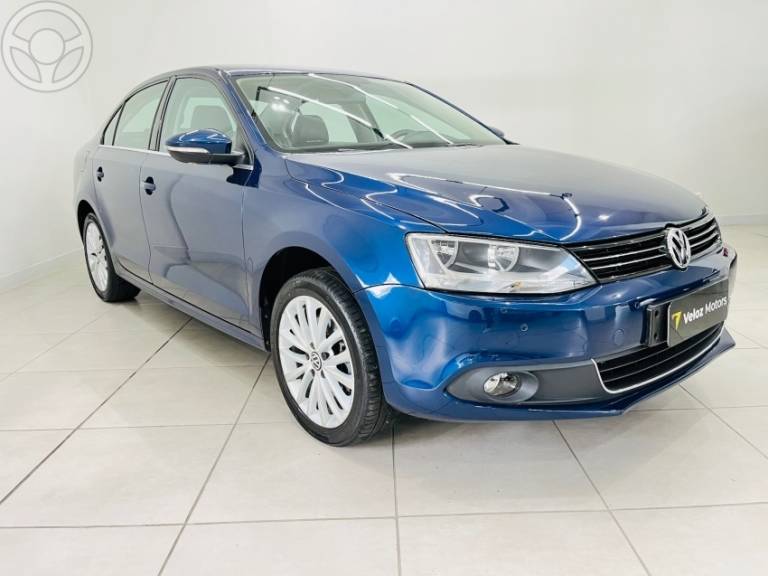 VOLKSWAGEN - JETTA 2.0 TSI HIGHLINE 200CV 4P TIPTRONIC - 2012/2013 - AZUL - R$ 70.900,00