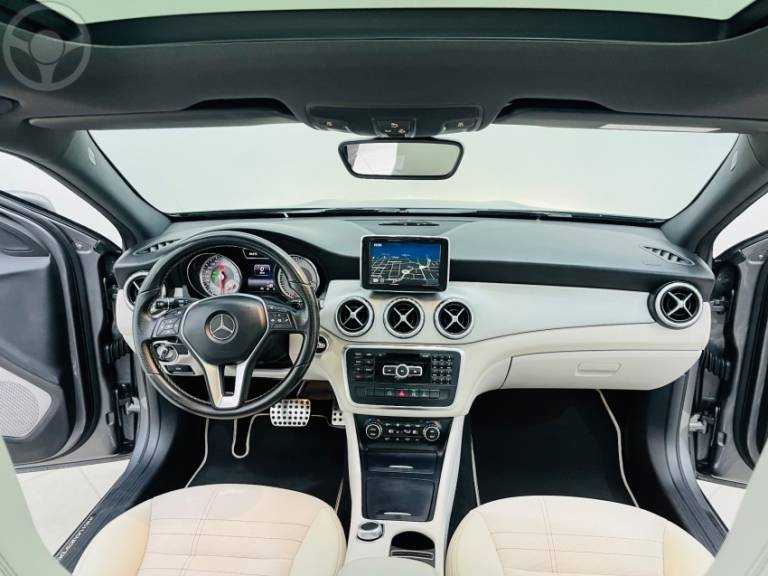 MERCEDES-BENZ - GLA 200 1.6 CGI VISION 16V TURBO FLEX 4P AUTOMÁTICO - 2015/2015 - CINZA - R$ 109.990,00