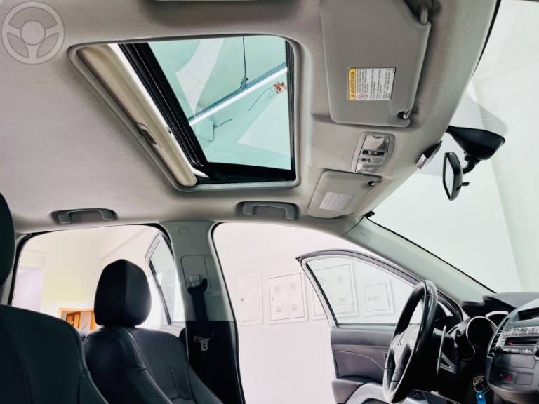 MITSUBISHI - OUTLANDER 2.0 16V 4P AUTOMÁTICO - 2012/2013 - BRANCA - R$ 62.990,00