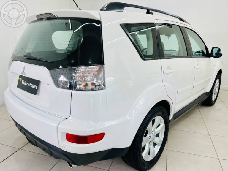 MITSUBISHI - OUTLANDER 2.0 16V 4P AUTOMÁTICO - 2012/2013 - BRANCA - R$ 62.990,00