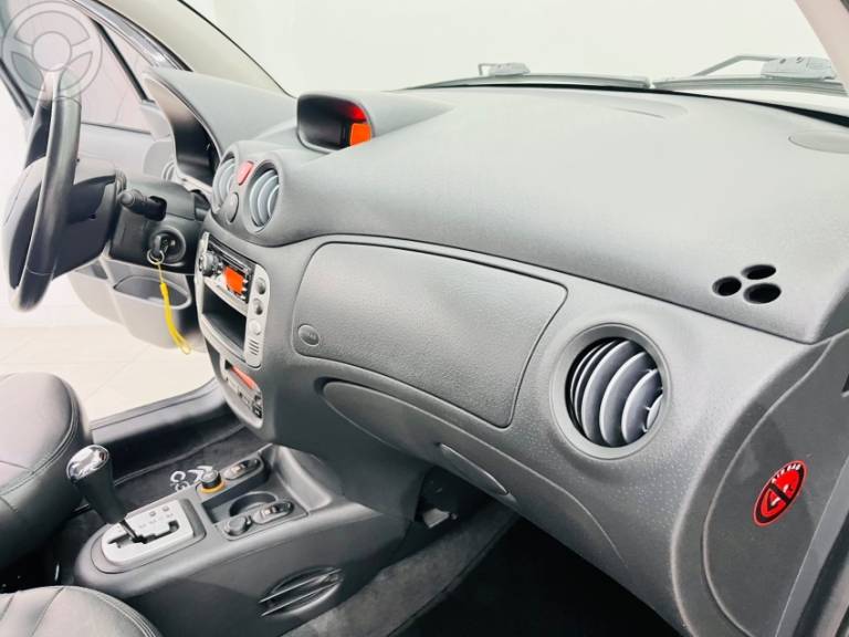 CITROËN - C3 1.6 EXCLUSIVE 16V FLEX 4P AUTOMÁTICO - 2011/2012 - PRETA - R$ 39.900,00
