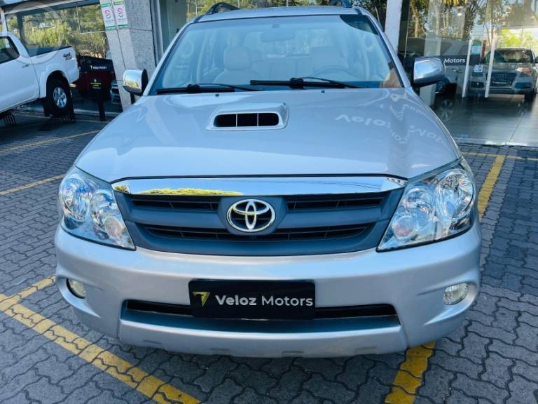 TOYOTA - HILUX SW4 3.0 SRV 4X4 16V TURBO INTERCOOLER DIESEL 4P AUTOMÁTICO - 2006/2007 - PRATA - R$ 108.990,00