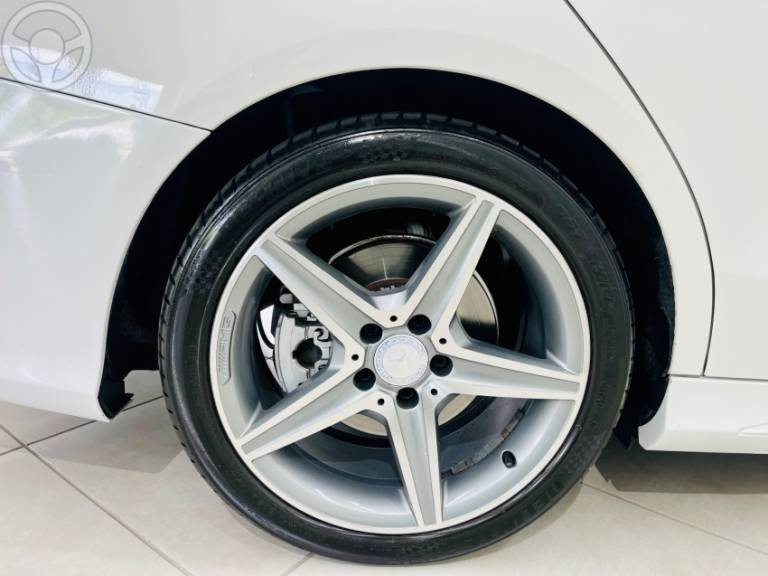 MERCEDES-BENZ - C 250 2.0 CGI SPORT TURBO 16V 4P AUTOMÁTICO - 2016/2016 - BRANCA - R$ 149.990,00