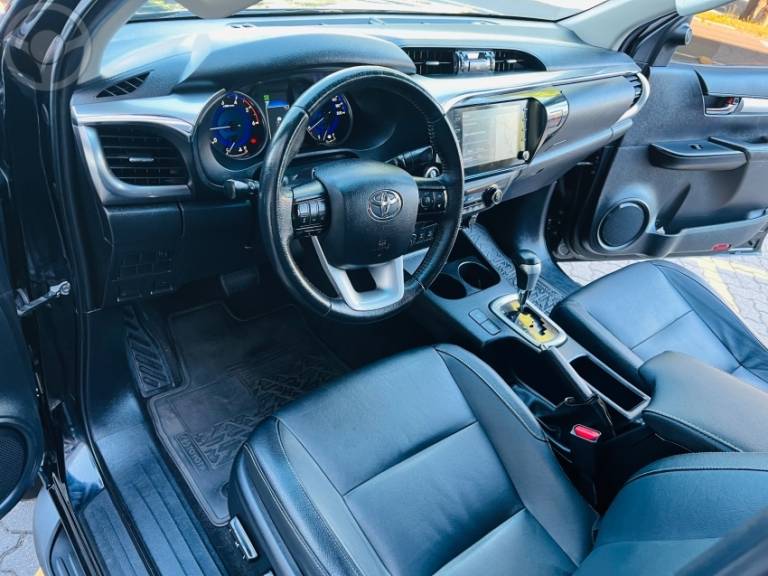 TOYOTA - HILUX 2.8 SRV 4X4 CD 16V DIESEL 4P AUTOMÁTICO - 2020/2020 - PRETA - R$ 197.900,00