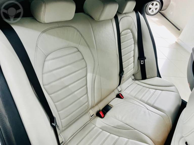 MERCEDES-BENZ - C 250 2.0 CGI SPORT TURBO 16V 4P AUTOMÁTICO - 2016/2016 - BRANCA - R$ 149.990,00