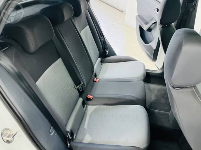 VOLKSWAGEN - T-CROSS 1.0 COMFORTLINE TSI FLEX 4P AUTOMÁTICO - 2019/2020 - BRANCA - R$ 104.990,00