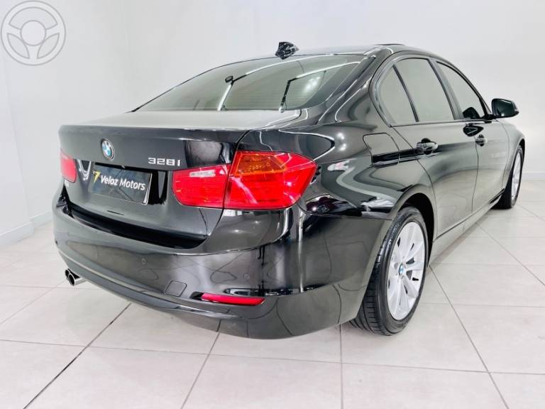 BMW - 328I 2.0 SPORT GP 16V ACTIVEFLEX 4P AUTOMÁTICO - 2013/2013 - PRETA - R$ 109.900,00