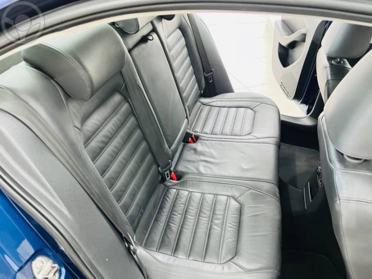 VOLKSWAGEN - JETTA 2.0 TSI HIGHLINE 200CV 4P TIPTRONIC - 2012/2013 - AZUL - R$ 68.900,00