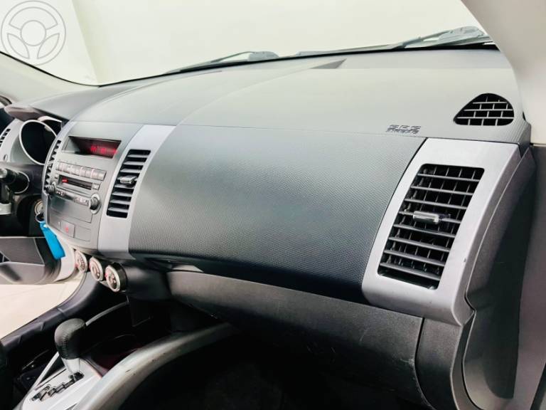 MITSUBISHI - OUTLANDER 2.0 16V 4P AUTOMÁTICO - 2012/2013 - BRANCA - R$ 62.990,00