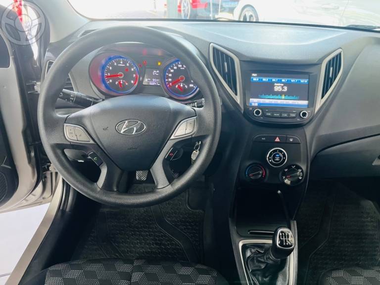 HYUNDAI - HB20 1.6 COMFORT PLUS 16V FLEX 4P MANUAL - 2019/2019 - PRATA - R$ 65.500,00