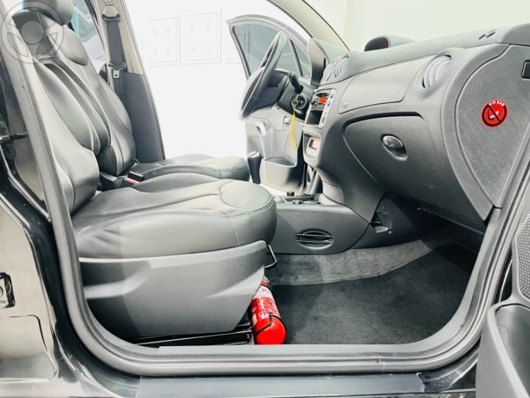 CITROËN - C3 1.6 EXCLUSIVE 16V FLEX 4P AUTOMÁTICO - 2011/2012 - PRETA - R$ 39.900,00