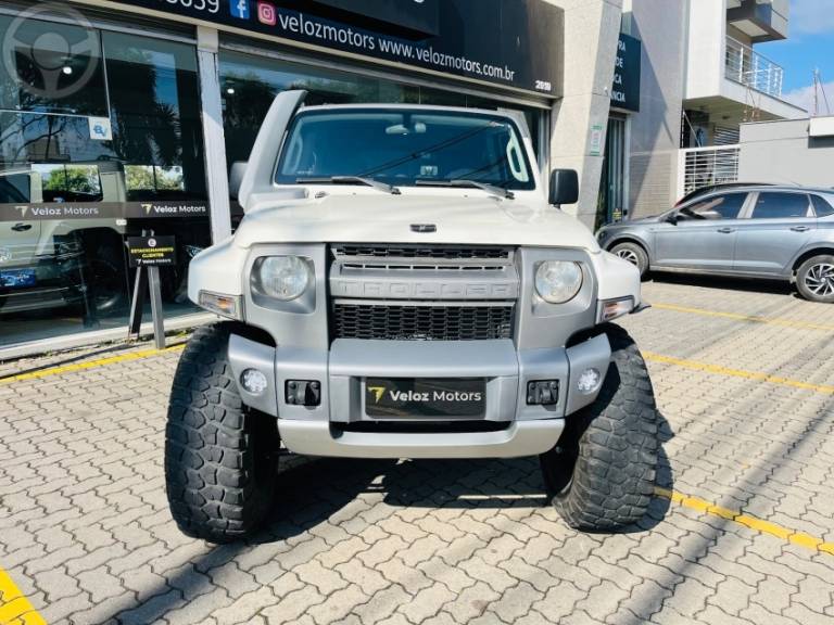 TROLLER - T4 3.2 XLT 4X4 20V TURBO INTERCOOLER DIESEL 2P MANUAL - 2016/2016 - BRANCA - R$ 174.900,00