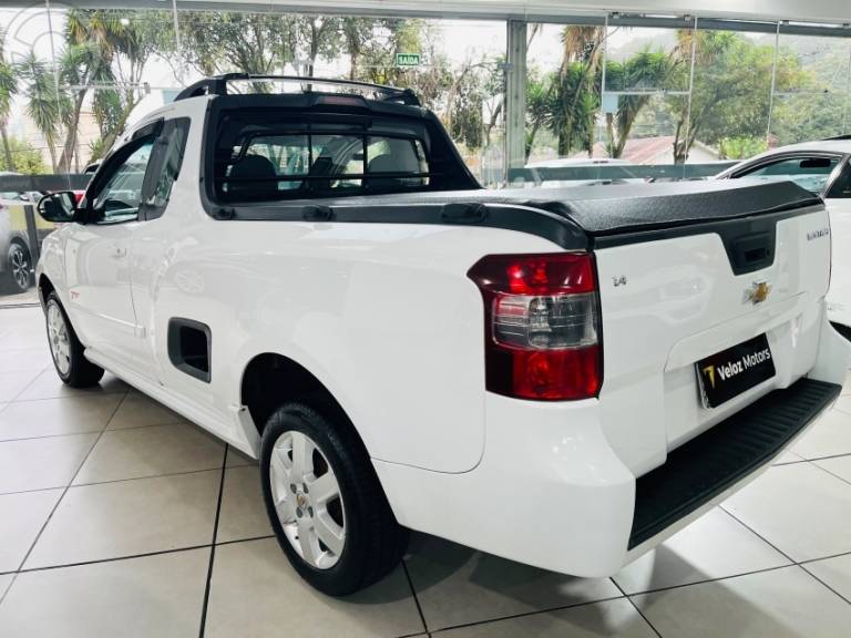 CHEVROLET - MONTANA 1.4 MPFI SPORT CS 8V FLEX 2P MANUAL - 2011/2012 - BRANCA - R$ 45.990,00