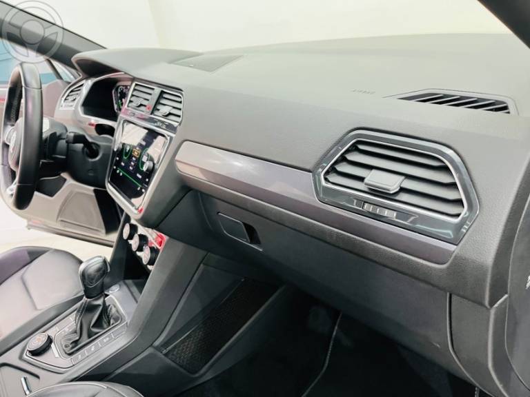 VOLKSWAGEN - TIGUAN 2.0 TSI R-LINE 16V TURBO 4P TIPTRONIC - 2020/2020 - CINZA - R$ 168.990,00