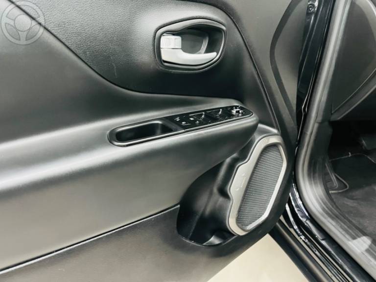 JEEP - RENEGADE 1.3 LONGITUDE T270 TURBO FLEX 4P AUTOMÁTICO - 2022/2023 - PRETA - R$ 114.900,00