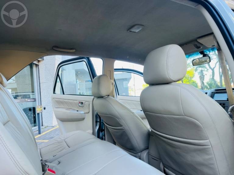 TOYOTA - HILUX SW4 3.0 SRV 4X4 16V TURBO INTERCOOLER DIESEL 4P AUTOMÁTICO - 2006/2007 - PRATA - R$ 108.900,00