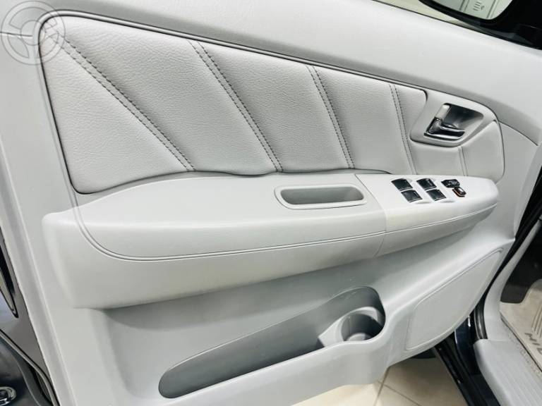 TOYOTA - HILUX 3.0 SRV 4X4 CD 16V TURBO INTERCOOLER DIESEL 4P MANUAL - 2010/2011 - PRETA - R$ 112.990,00