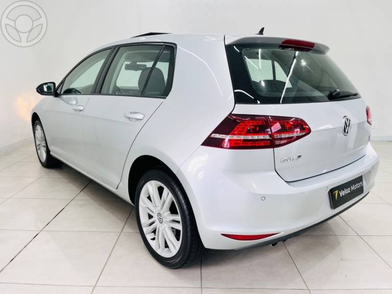 VOLKSWAGEN - GOLF 1.4 TSI HIGHLINE 16V 4P AUTOMÁTICO - 2013/2014 - PRATA - R$ 79.990,00