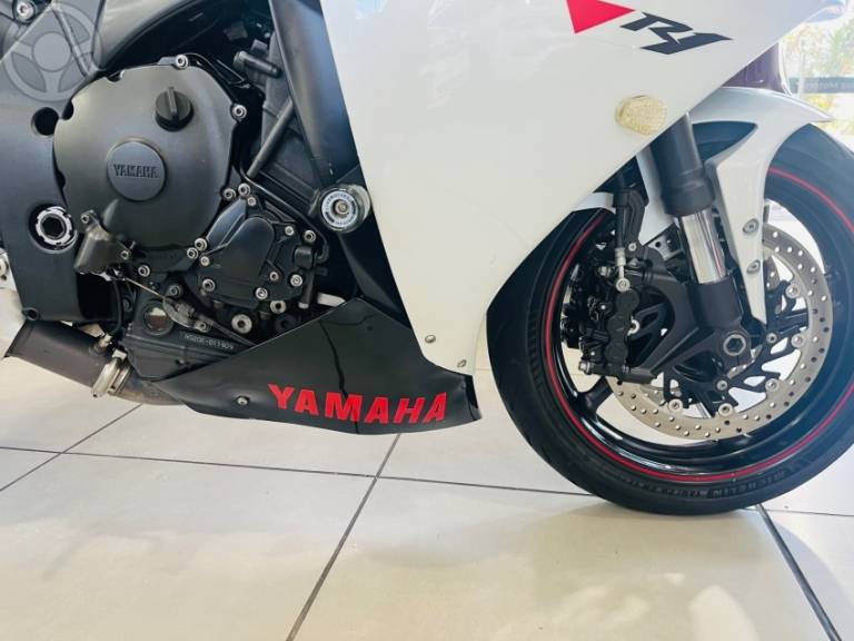YAMAHA - YZF R1 - 2010/2010 - BRANCA - R$ 39.900,00