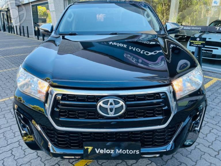 TOYOTA - HILUX 2.8 SRV 4X4 CD 16V DIESEL 4P AUTOMÁTICO - 2020/2020 - PRETA - R$ 197.900,00