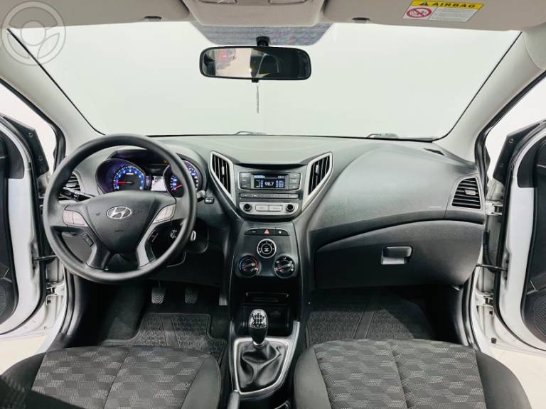 HYUNDAI - HB20 1.6 COMFORT PLUS 16V FLEX 4P MANUAL - 2016/2017 - PRATA - R$ 56.900,00