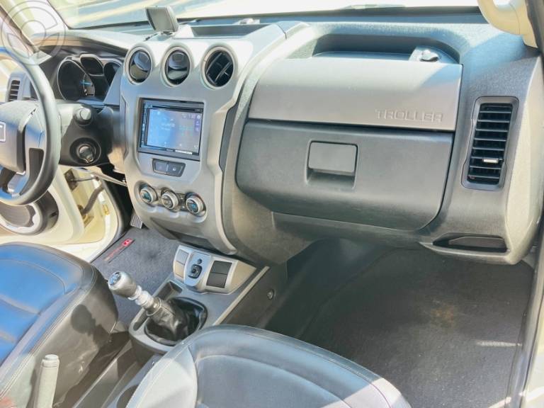 TROLLER - T4 3.2 XLT 4X4 20V TURBO INTERCOOLER DIESEL 2P MANUAL - 2016/2016 - BRANCA - R$ 174.900,00