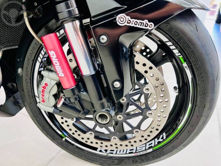 KAWASAKI - NINJA ZX-10R SE ABS - 2016/2017 - PRETA - R$ 71.990,00