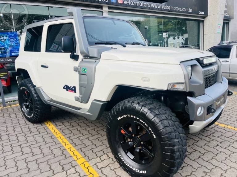 TROLLER - T4 3.2 XLT 4X4 20V TURBO INTERCOOLER DIESEL 2P MANUAL - 2016/2016 - BRANCA - R$ 169.990,00
