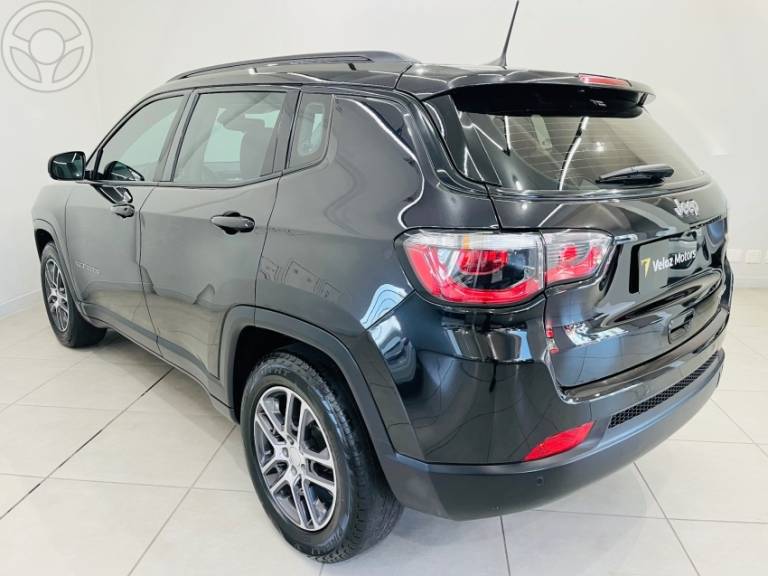 JEEP - COMPASS 2.0 16V FLEX SPORT AUTOMÁTICO - 2018/2019 - PRETA - R$ 98.900,00