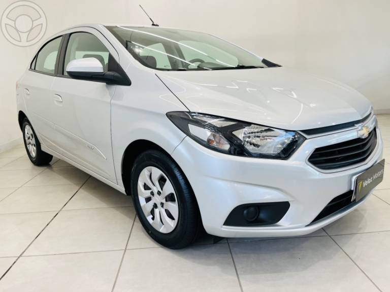 CHEVROLET - ONIX 1.0 MPFI LT 8V FLEX 4P MANUAL - 2019/2019 - PRATA - R$ 58.500,00