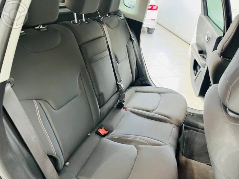 JEEP - COMPASS 2.0 16V FLEX SPORT AUTOMÁTICO - 2018/2019 - PRETA - R$ 98.900,00