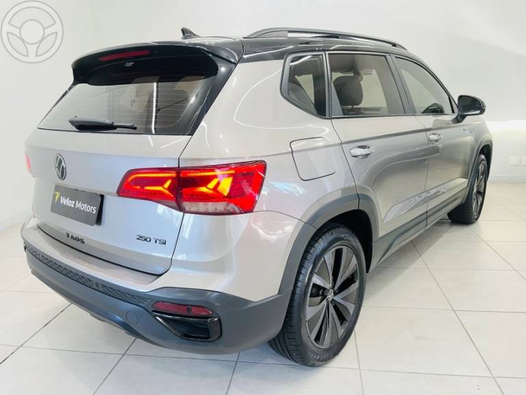 VOLKSWAGEN - TAOS 1.4 16V LAUNCHING TSI FLEX 4P AUTOMÁTICO - 2021/2022 - BEGE - R$ 157.900,00