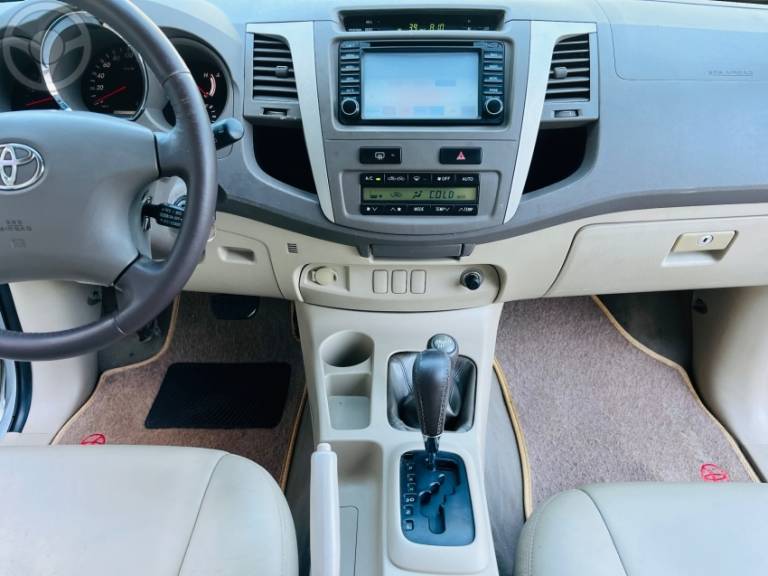 TOYOTA - HILUX SW4 3.0 SRV 4X4 16V TURBO INTERCOOLER DIESEL 4P AUTOMÁTICO - 2006/2007 - PRATA - R$ 108.900,00