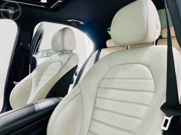 MERCEDES-BENZ - C 250 2.0 CGI SPORT TURBO 16V 4P AUTOMÁTICO - 2016/2016 - BRANCA - R$ 149.990,00