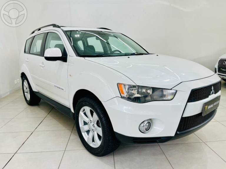 MITSUBISHI - OUTLANDER 2.0 16V 4P AUTOMÁTICO - 2012/2013 - BRANCA - R$ 62.990,00