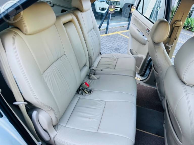 TOYOTA - HILUX SW4 3.0 SRV 4X4 16V TURBO INTERCOOLER DIESEL 4P AUTOMÁTICO - 2006/2007 - PRATA - R$ 108.990,00