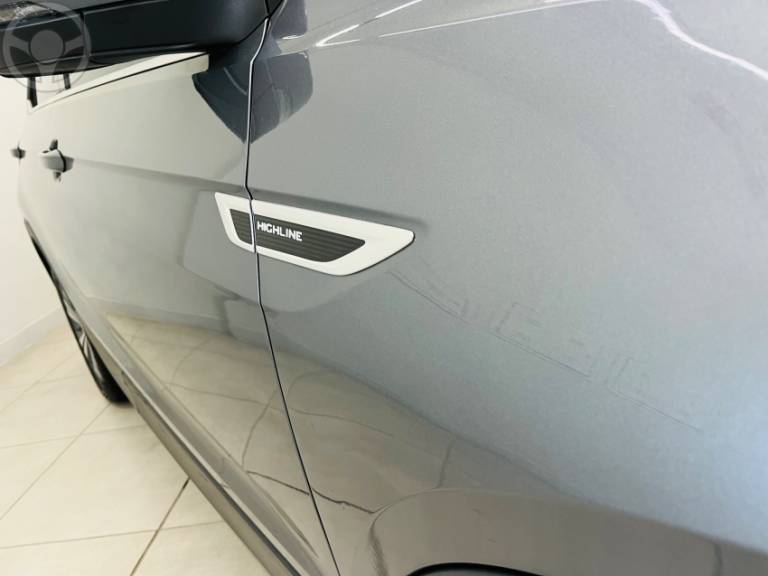 VOLKSWAGEN - T-CROSS 1.4 HIGHLINE TSI 16V FLEX 4P AUTOMÁTICO - 2019/2020 - CINZA - R$ 108.990,00
