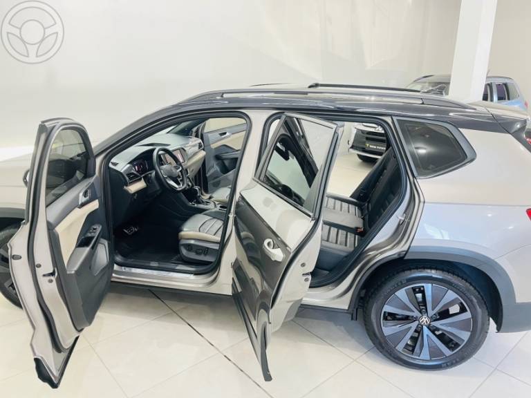 VOLKSWAGEN - TAOS 1.4 16V LAUNCHING TSI FLEX 4P AUTOMÁTICO - 2021/2022 - BEGE - R$ 157.900,00