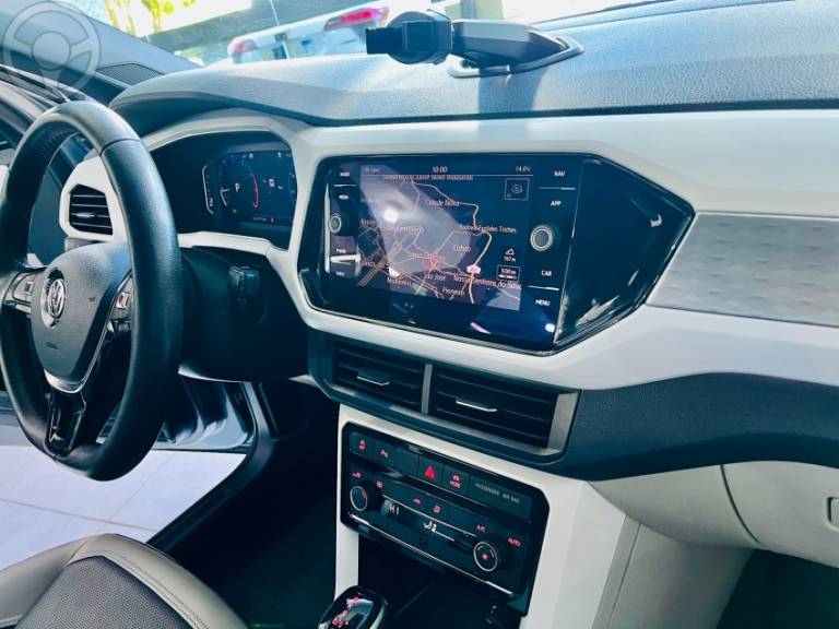 VOLKSWAGEN - T-CROSS 1.4 HIGHLINE TSI 16V FLEX 4P AUTOMÁTICO - 2019/2020 - CINZA - R$ 108.990,00