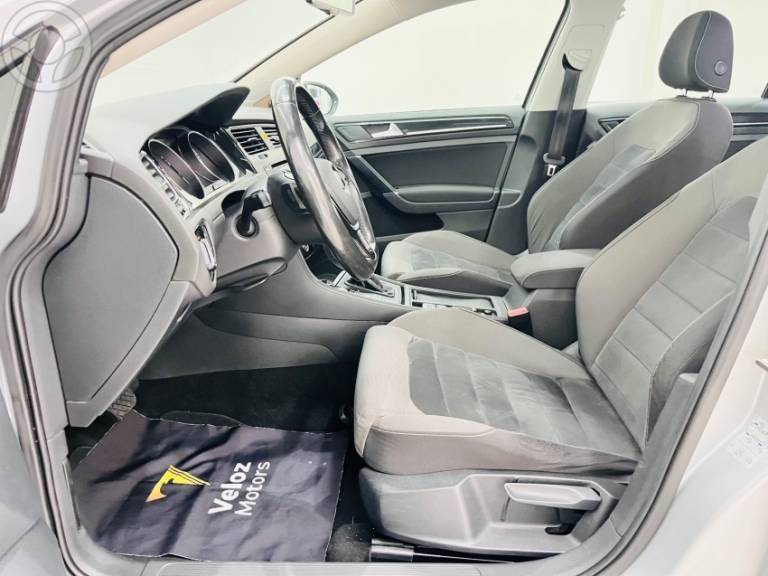 VOLKSWAGEN - GOLF 1.4 TSI HIGHLINE 16V 4P AUTOMÁTICO - 2013/2014 - PRATA - R$ 79.990,00