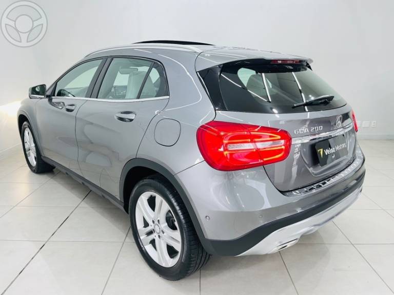 MERCEDES-BENZ - GLA 200 1.6 CGI VISION 16V TURBO FLEX 4P AUTOMÁTICO - 2015/2015 - CINZA - R$ 109.990,00
